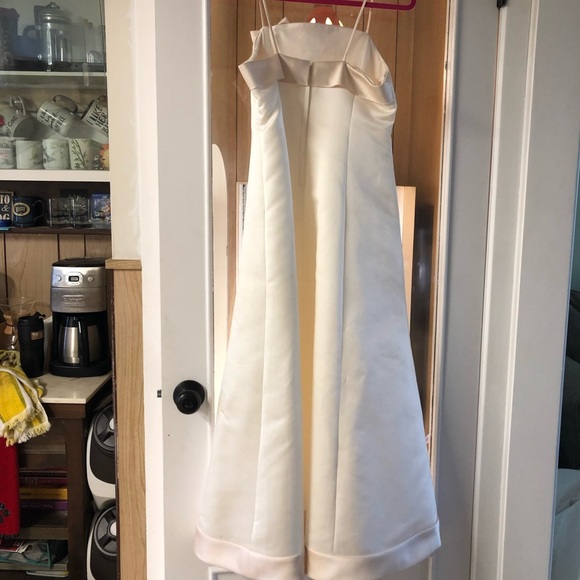 David’s bridal cream dress - Picture 3 of 5